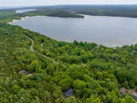 Rustic Cabin W Games Near Lake & National Park House in Northern Bruce Peninsula