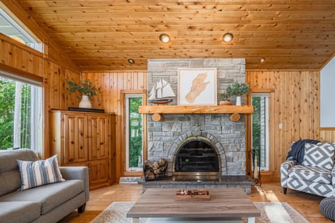 Living room, Seating area, fireplace