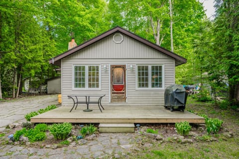 Lakeside Cottage Bliss Nature At Your Door! House in South Bruce Peninsula