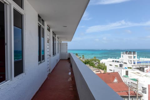 Facade/entrance, Day, Balcony/Terrace, Sea view