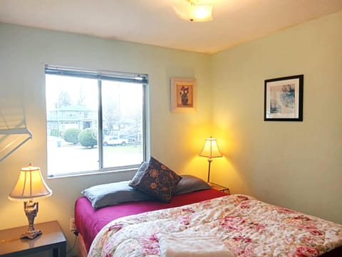 Langley Holiday Home - Stylish Room Vacation rental in Surrey