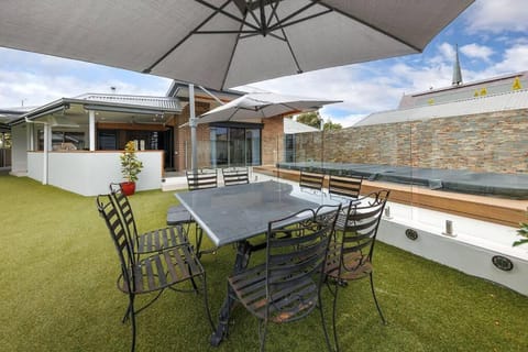 Central Entertainer's Paradise House in Wodonga