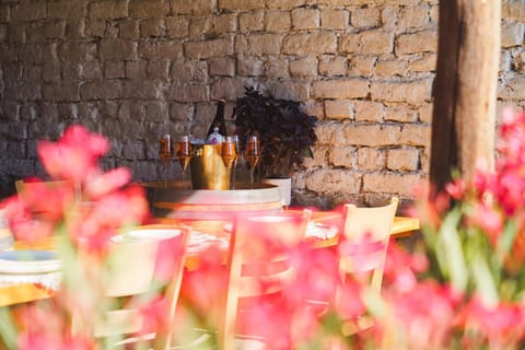 Day, Dining area