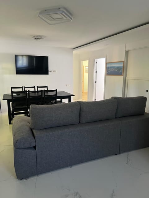 TV and multimedia, Living room, Seating area