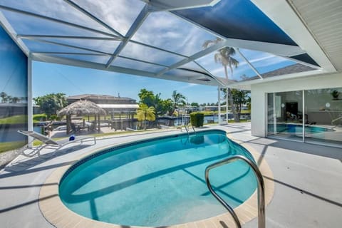 Villa Belle Isle by CoralVilla - pool, south facing House in Cape Coral