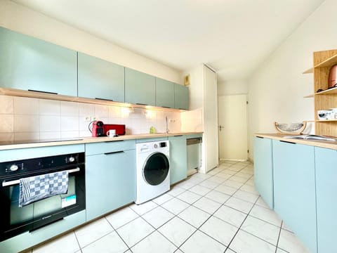 Kitchen or kitchenette, dishwasher, minibar, oven, pet friendly, stove, toaster, washing machine, dryer