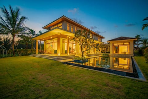 Property building, Natural landscape, Garden, Garden view, Pool view, Swimming pool