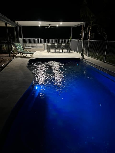 Night, Swimming pool