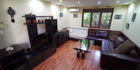 Communal lounge/ TV room, TV and multimedia, Living room