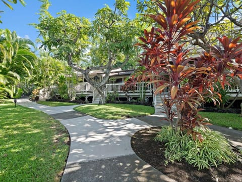 Property building, Facade/entrance, Garden