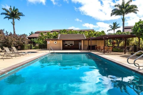 Pool view, Swimming pool, sunbed