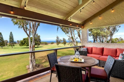 Natural landscape, Golfcourse, View (from property/room), Balcony/Terrace, Seating area, Dining area, Sea view