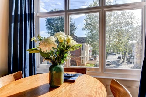 Dining area, Street view