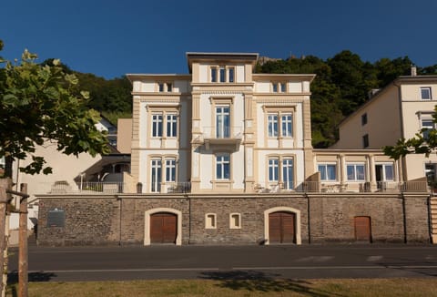 Property building, Facade/entrance, Facade/entrance, View (from property/room)