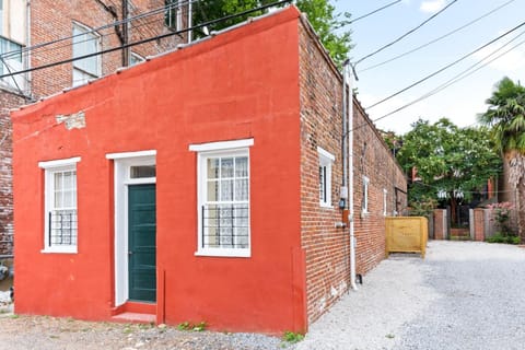 610 Franklin - 5B - 1 Bed, 1 Bath, Heart of Downtown, Washer & Dryer Haus in Natchez