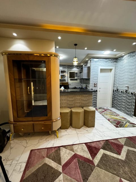 Kitchen or kitchenette, minibar