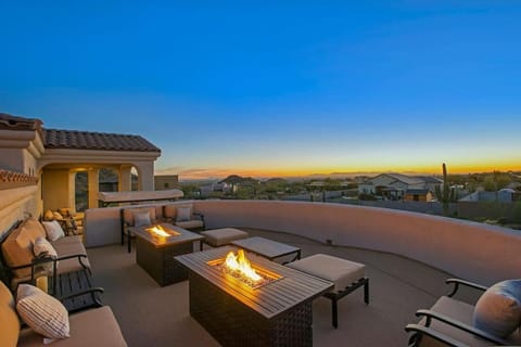 View (from property/room), Balcony/Terrace, Seating area