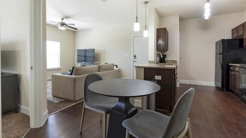 Landing at Mission Hill - 1 Bedroom in Downtown New Braunfels Apartment in New Braunfels