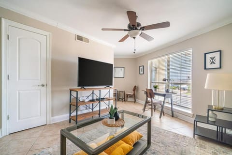 Landing at The Hive - 2 Bedrooms in Mid City North Apartment in Baton Rouge