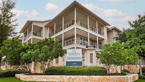 Landing at The Green at Plum Creek - 1 Bedroom in Kyle Apartamento in Kyle