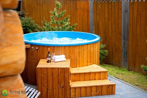 Hot Tub, Swimming pool