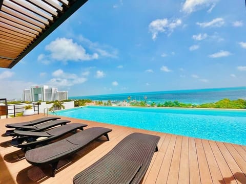 Estudio con Roof Top y Alberca vista infiniti Apartment in Cancun