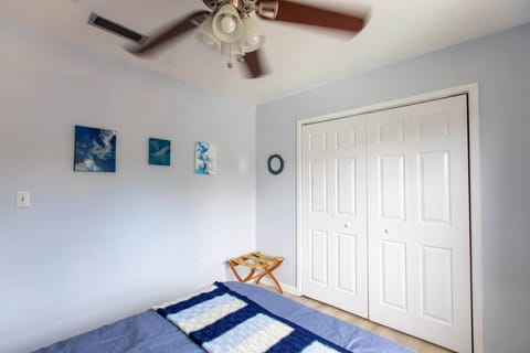 Peaceful Townhouse 1 mile to Beach Okaloosa Island Relax Replenish House in Fort Walton Beach