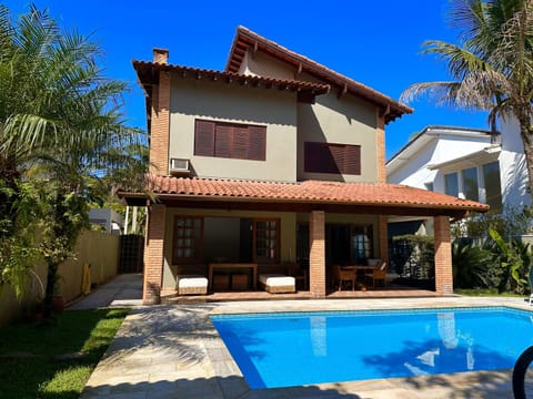 Property building, Day, Pool view, Swimming pool