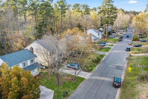 Live Easy on Lassiter House in Durham