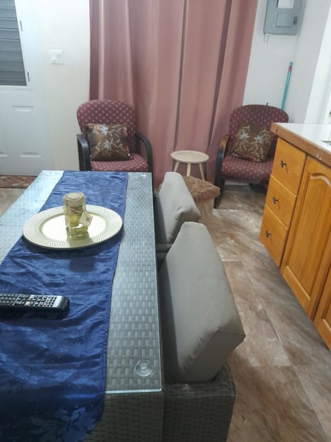 Dessert Rose Studio Apartment Apartment in Bridgetown