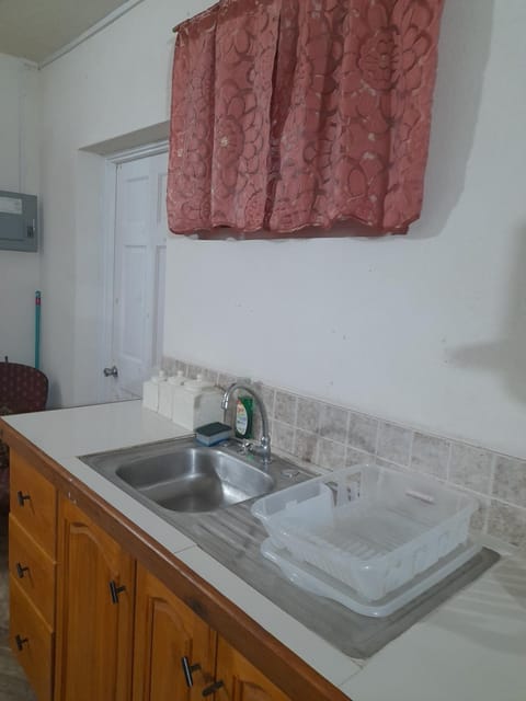 Dessert Rose Studio Apartment Apartment in Bridgetown