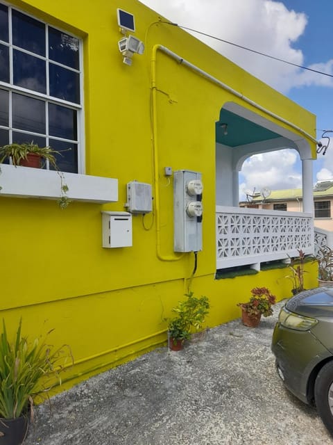 Dessert Rose Studio Apartment Apartment in Bridgetown