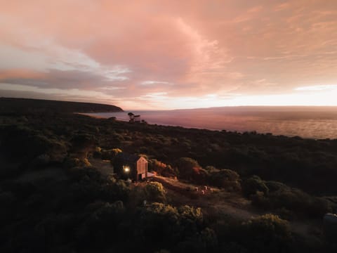 Beach Cabin - Kangaroo Island House in Penneshaw