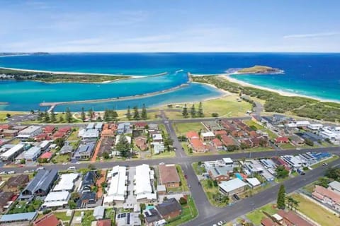 Pur Purr Shores House in Wollongong