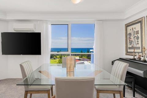 Oceanview Apartment In Resort Complex Apartment in Mermaid Waters