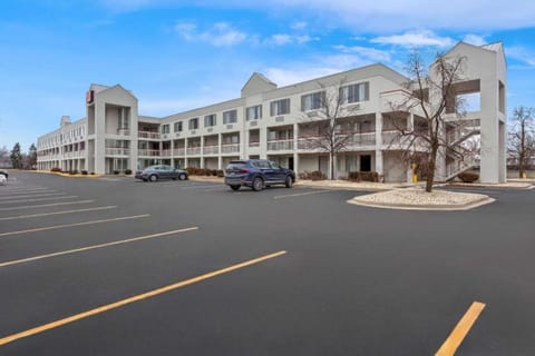 Econo Lodge Hotel in Willowbrook
