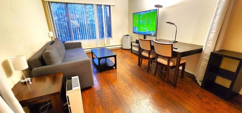 TV and multimedia, Living room, Business facilities, Seating area