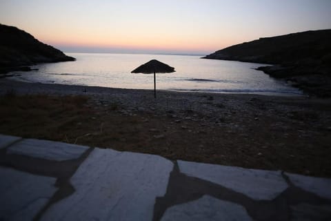 Thalassa Beach House, 2 bedroom on secluded beach Apartment in Kea-Kythnos