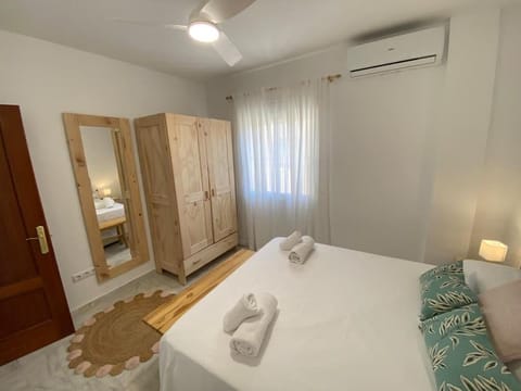 Bed, Photo of the whole room, Bedroom, towels, wardrobe, air conditioner