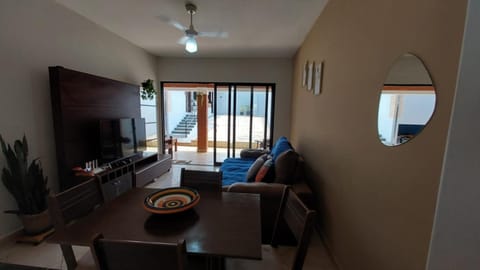 TV and multimedia, Living room, Seating area, Dining area