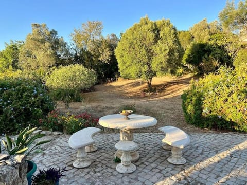 Bella Vista Countryside Villa Retreat in Loule House in Loulé