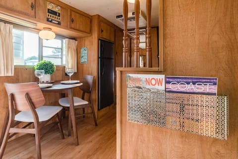 Beach Get Away Fabulous Vintage Trailer Haus in Grayland