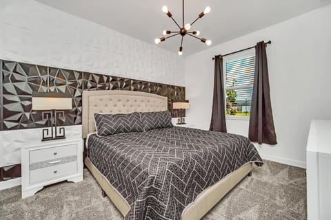 Themed 9bed/5bath with free resort amenities House in Kissimmee