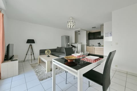 L'Hortense - Proche gareParkingWifi4p Apartment in Laval