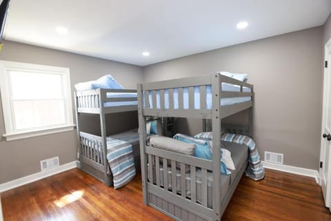 Bed, Photo of the whole room, Bedroom, bunk bed