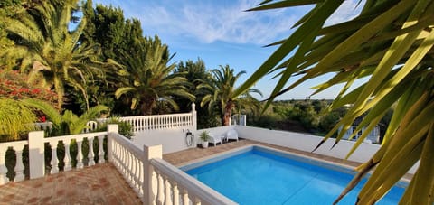 Garden, Balcony/Terrace, Pool view