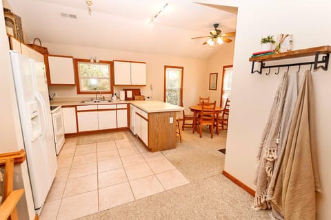 4x2018, Wash Woods-Oceanside, Remote Quiet Area, Screened Porch Maison in Carova Beach