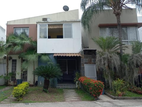 Casa de lujo amoblada en el Norte de Guayaquil Villa in Guayaquil