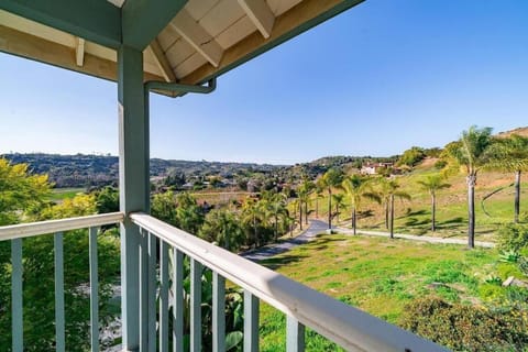 Grand View 5-Bedroom Villa, Gated, Nature, 20 cars parking, 100 guests max Villa in Fallbrook