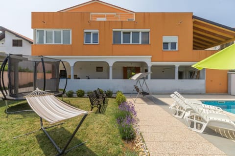 Comfort apartments with pool for adults in Medulin Apartment in Medulin